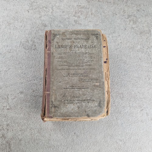 Vieux livre nouveau - livre,