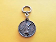 RARE ANCIEN PORTE CLÉS AUGIS LAHO BÉTONNIÈRE TREUIL TIRFORT MATÉRIEL BTP