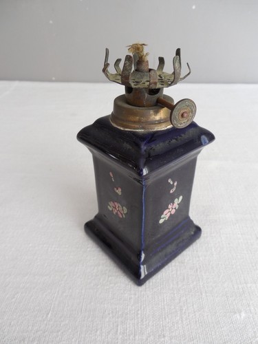 Ancienne petite lampe - ancienne,