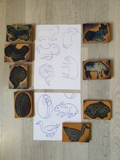 LOT DE 8 TAMPONS SCOLAIRES ANCIENS BOIS 6 ANIMAUX 1 FLEUR 1 OEUF DE PAQUES