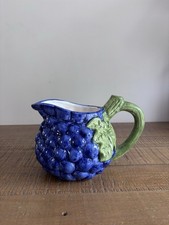 Ancien Pichet en Barbotine Décor Grappes de Raisin - Vintage