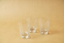 lot 3 verres liqueur décor