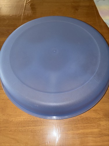 Tupperware serving center - serving,