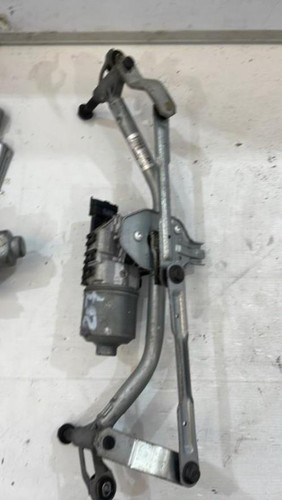 Moteur essuie glace avant