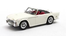 Triumph TR5 p.i. blanc 1967 1/43 Matrix