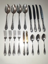 Lot de Couverts à Identifier