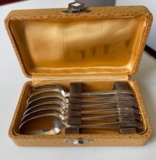Coffret 6 Cuillères à Café - Métal argenté ? Ou Inox ?