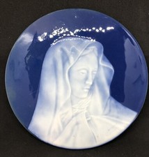 Belle Plaque en porcelaine de limoges  Camee Bleu Signée A.Barriere