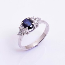 Bague en saphir bleu naturel