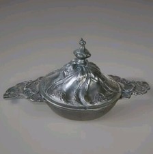 Ancienne soupiere en etain, poincon Varido,1751,Musee Metropolitain.