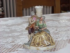 GROUPE COUPLE MARQUIS SUJET STATUETTE PORCELAINE ALLEMANDE SIGNEE NUMEROTEE