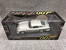 AUTOart JAMES BOND 70020 1/18