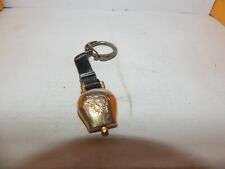 PORTE CLÉ MÉTAL  ET CUIR  LA VACHE QUI RIT SOURIEZ CA IRA MIEUX