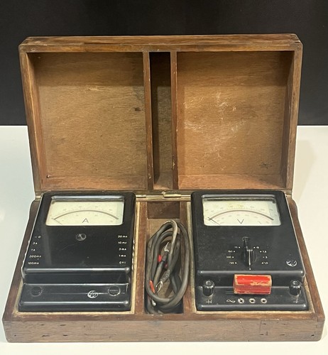 Ancien voltmetre - voltmetre, et