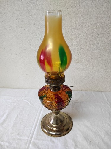 Ancienne lampe pétrole en - à,