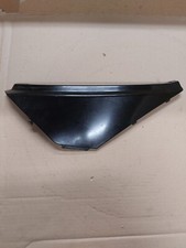 carénage sous selle gauche