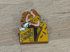 a PINS PIN PIN-UP SEXY PEINTRE