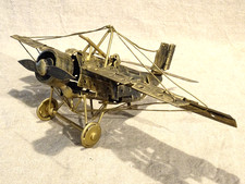 Avion  machine volante  sculpture en métal peint  fou volant   déco indust