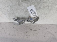 Charniere de porte arriere