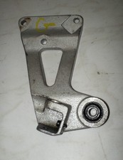 Suzuki GSXR 1100 Type : GV73D de 90 - Platine repose pied AR D