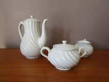 Théière + sucrier + Pot à