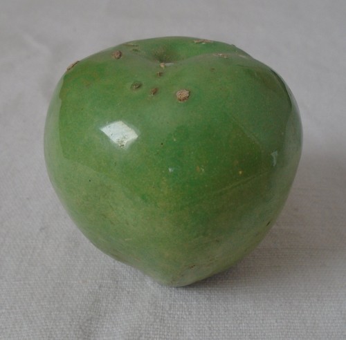 Ancien fruit faience barbotine - fruit,