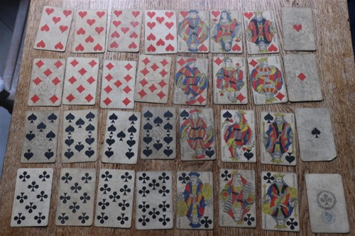 Ancien jeu cartes decret - jeu,