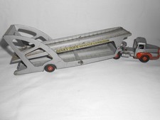 TRACTEUR UNIC AVEC SA REMORQUE