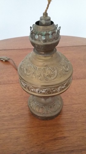 Ancienne lampe petrole - a,
