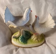 couple de colombe en faïence ? Ou Porcelaine ?