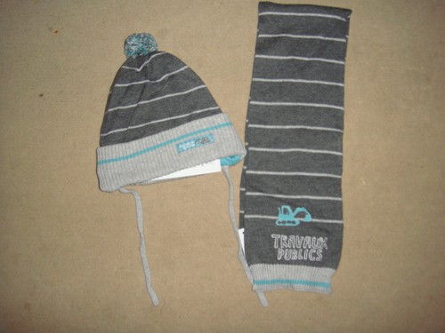 Neuf lot bonnet écharpe - lot, bonnet/Écharpe