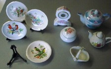 LOT DE VAISSELLE MINIATURES ou poupée EN PORCELAINE