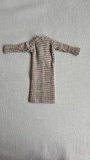 ROBE DE LA TENUE "EXPOSIITON