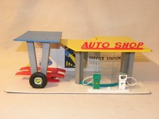VINTAGE JOUET ANCIEN EN BOIS ET ISOREL GARAGE STATION SERVICE VERO AUTO SHOP BP