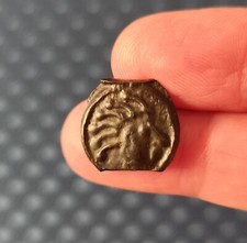 Potin GAULOIS à la tête d'indien et au cheval stylisé des SENONS