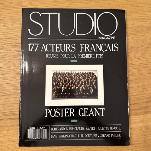 Magazine studio avec poster - avec,