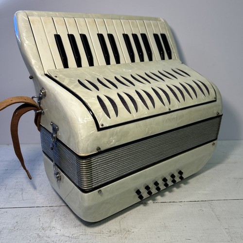 Vintage beneton piano - beneton,