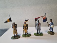  Soldats en plomb Moyen Age Porte drapeau : marque ALTAYA
