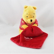 Doudou luminescent Winnie l'ourson mouchoir rouge DISNEY - 20092