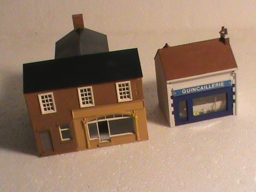 Lot maquettes commerces ho - 2,
