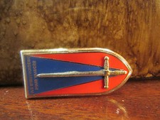 ancien insigne pucelle militaire epee glaive drago
