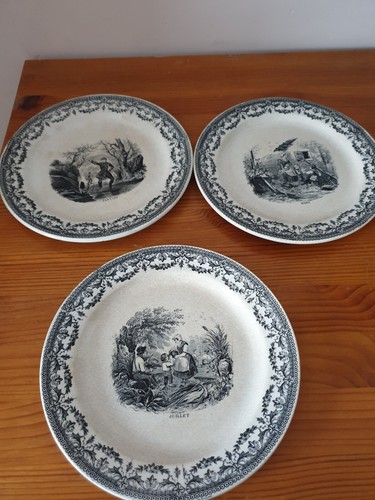 Trois assiettes parlantes