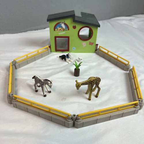 Playmobil city life incomplete - city,