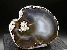 DEMI GÉODE D'AGATE POLIE