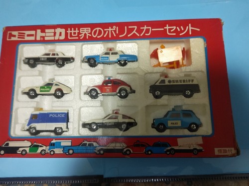 Tomica world police car - world,
