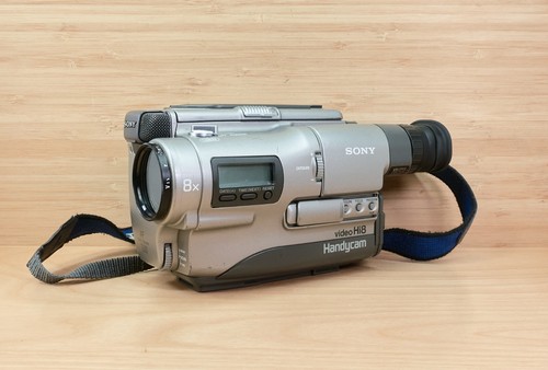 Sony ccd tr200 hi8 handycam - ccd-tr200,