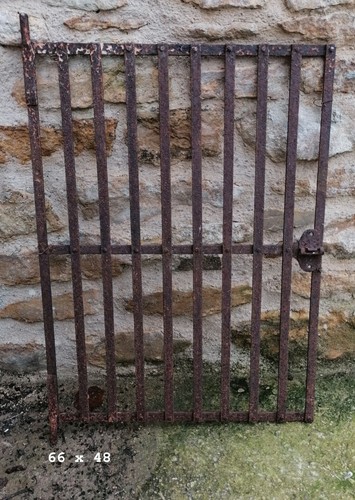Grille porte très ancienne - ancienne, de