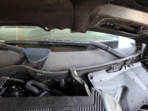 Moteur essuie glace avant