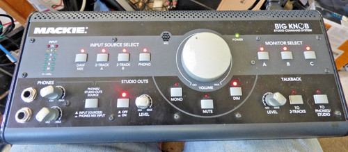 Mackie big knob - big, studio