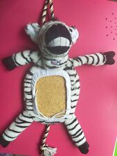 Griffoir pour chat peluche zèbre qui n'a jamais servi